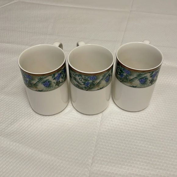 Chambord Cappuccino Mug by Christopher Stuart. Set of 3. - Picture 3 of 5